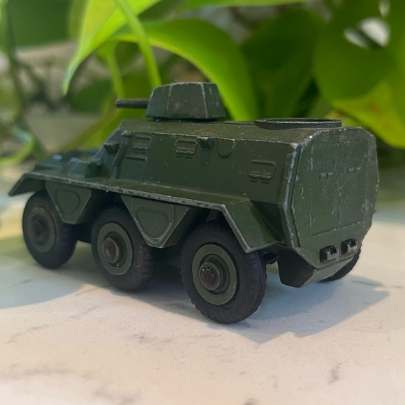 Dinky Toys 676 Armored Personnel Carrier - Picture 2 of 5